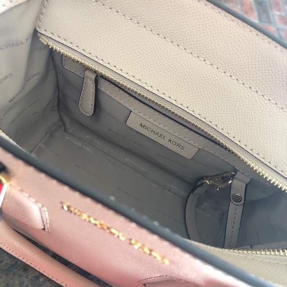 Michael Kors handbag - Picture 2 of 2